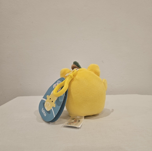 Yalitza Clip Lemon Bat Squishmallow - Picture 3 of 4